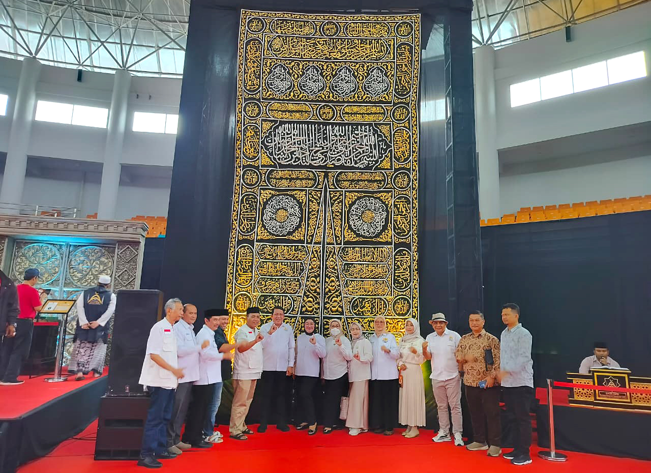 Mengunjungi Pameran Artefak dengan KADIN Kabupaten Bogor